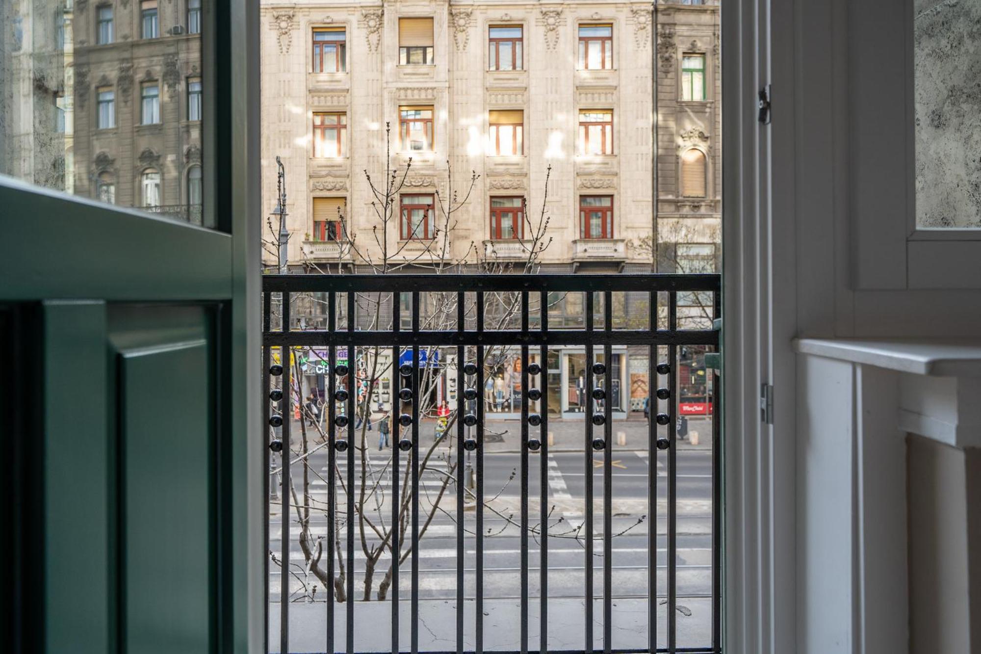 Karoly Boutique Suites, Best Location By Bqa Budapest Eksteriør bilde